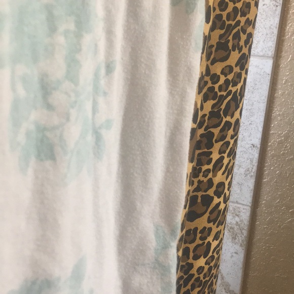 Aeropostale Tee - Picture 2 of 4